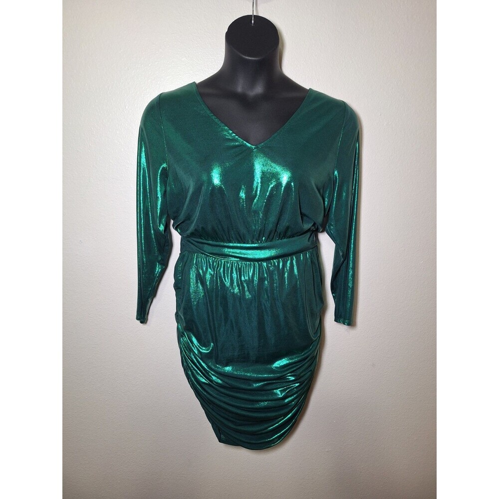 Torrid LIQUID KNIT LONG SLEEVE METALLIC GREEN BODYCON DRESS Size 00 NWOT